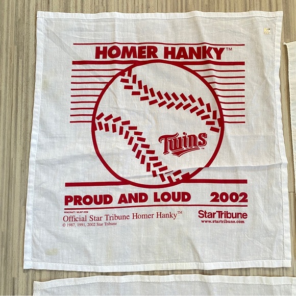 Set of 4 TWINS 2002 Proud and Loud Homer Hankies - Picture 5 of 5